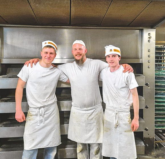 Praktikanten aus Belgien bei Bäckerei Huth